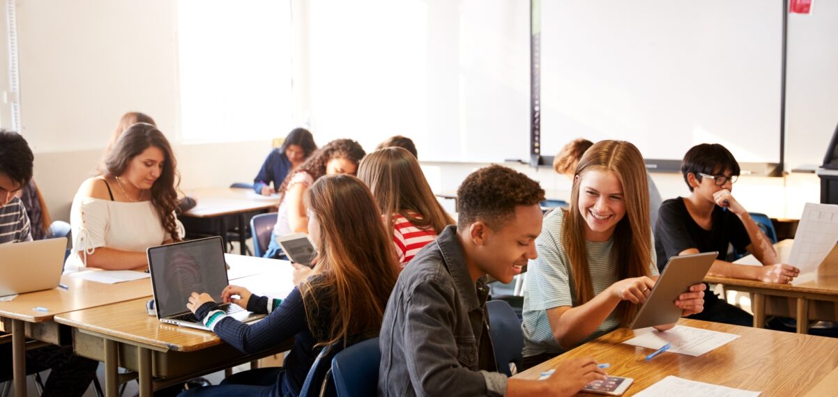 Students collaborating in a Dutch classroom