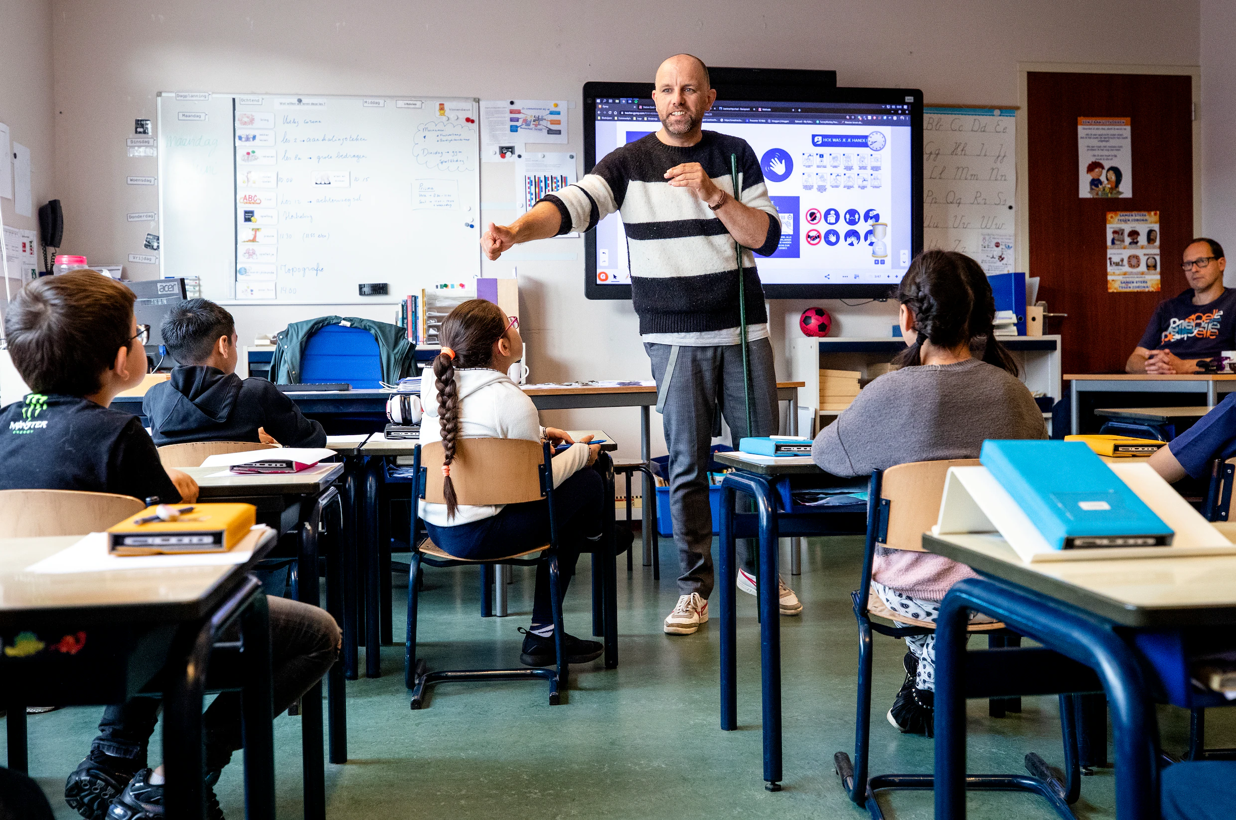 Teacher in a Dutch primary school classroom